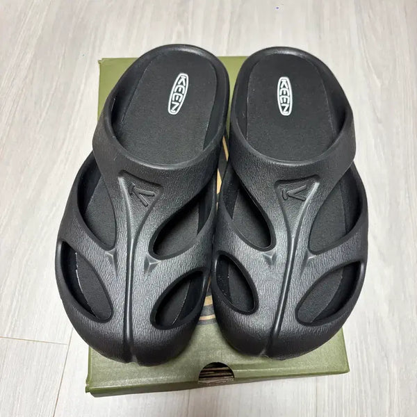 [BUNJANG] KEEN Shanti Black Slides Sandals / 킨 샨티 블랙 슬라이드 새제품 230 250 280