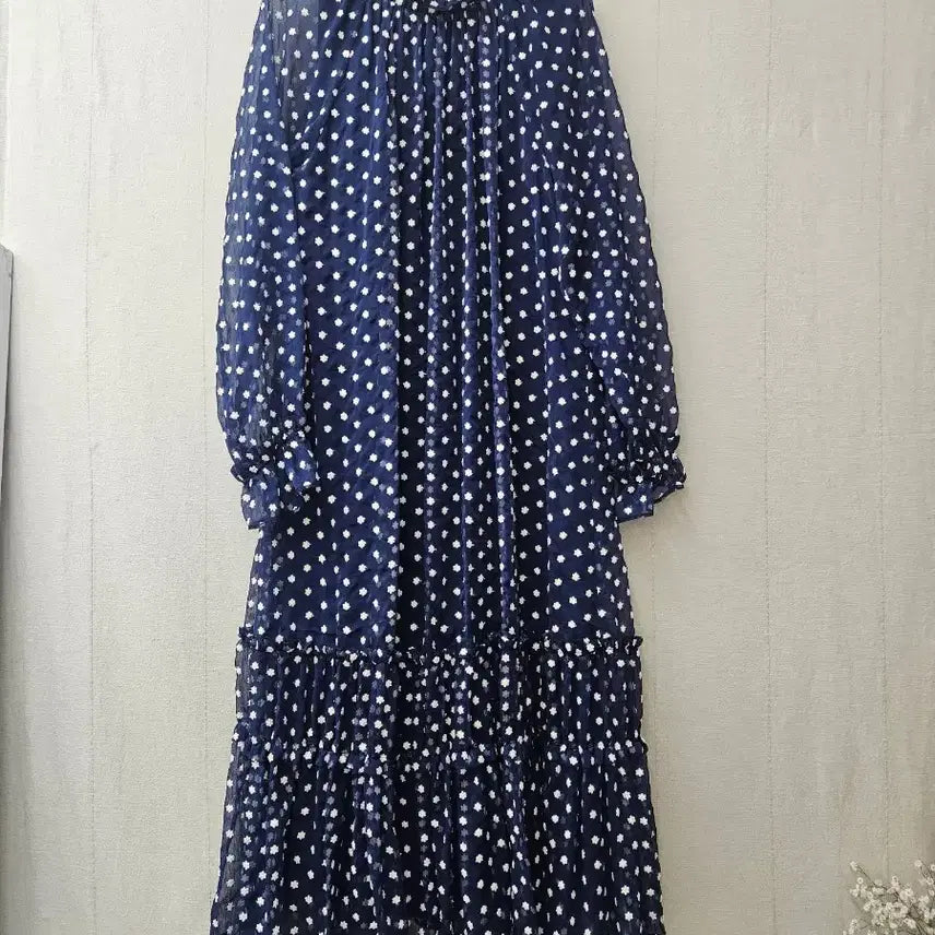 [BUNJANG] O'2nd Polka Dot Chiffon Long Dress Size M-L / O'2nd 오즈세컨 도트쉬폰롱원피스 66~77초