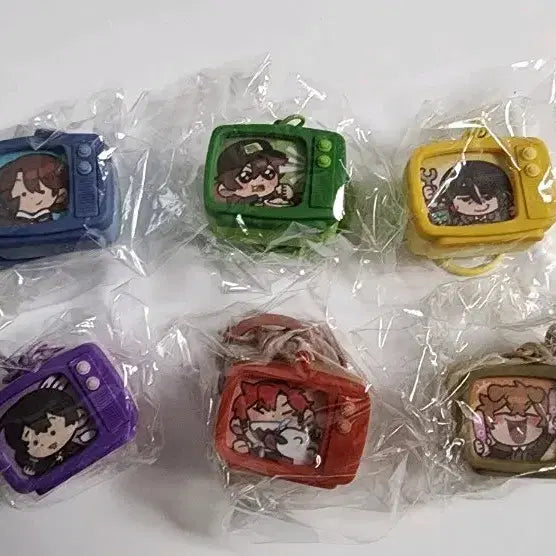 [BUNJANG] Pixely Retro TV Keyring Bundle Set All Members / (4.5)픽셀리 레트로 티비 키링 올멤 일괄