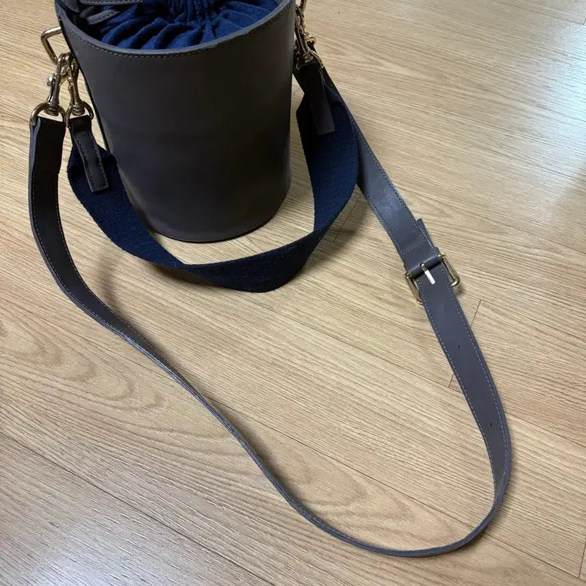 [BUNJANG] Modern Gray Bucket Bag / 그레이 모던 버킷백