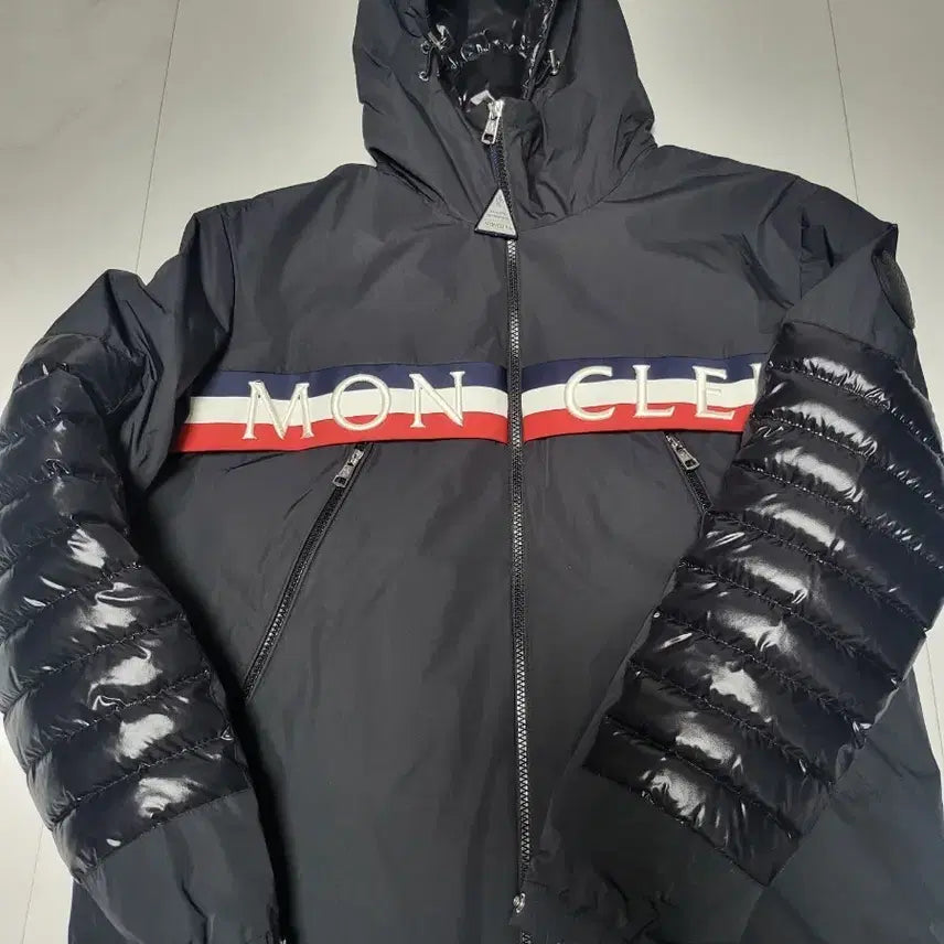 [BUNJANG] Moncler Padded Jacket / 몽클레어 패딩