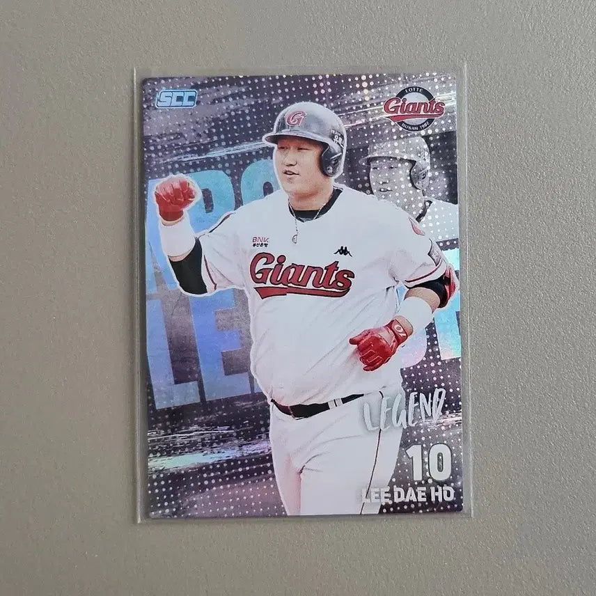 [BUNJANG] KBO League Lee Dae-ho Holo Card 2026 / 2026 KBO카드 [홀로-이대호]