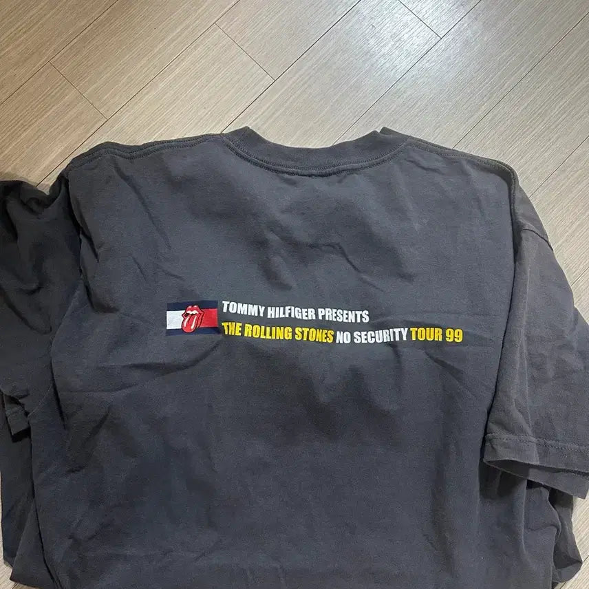 [BUNJANG] Tommy Hilfiger Rolling Stones No Security Tour '99 Vintage T-Shirt / 타미힐피거 롤링스톤즈 노 시큐리티 투어 99 빈티지 티