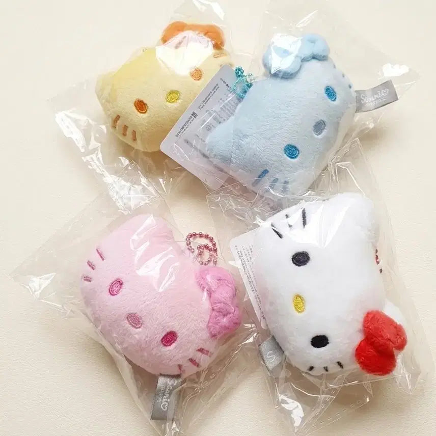 [BUNJANG] Sanrio Hello Kitty Face Plush Keychain (Sealed) / 산리오 얼굴 헬로키티 인형 키링 미개봉 새상품