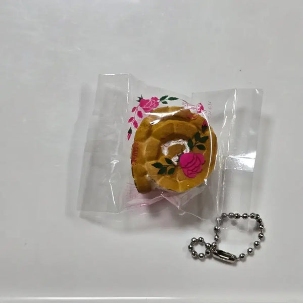 [BUNJANG] Ken Elephant Rose Bread Gacha Charm / 켄엘리펀트  장미빵 가챠  고전빵 가챠 키링