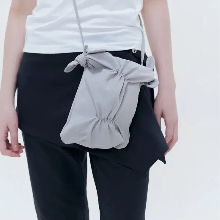 [BUNJANG] Miseki Seoul Shirring Mina Crossbody Bag - Grey / 미세키서울 셔링 미나 크로스백 그레이
