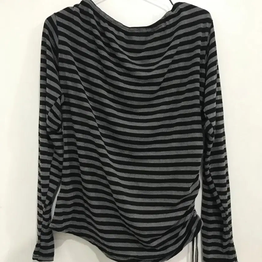 [BUNJANG] Stripe Off-Shoulder Long Sleeve T-Shirt / 스트라이프 오프숄더 티셔츠 블랙/그레이