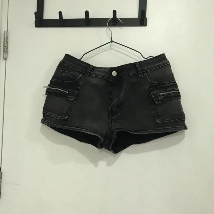 [BUNJANG] Raw Denim Hot Pants Black / 생지 데님 핫팬츠 블랙