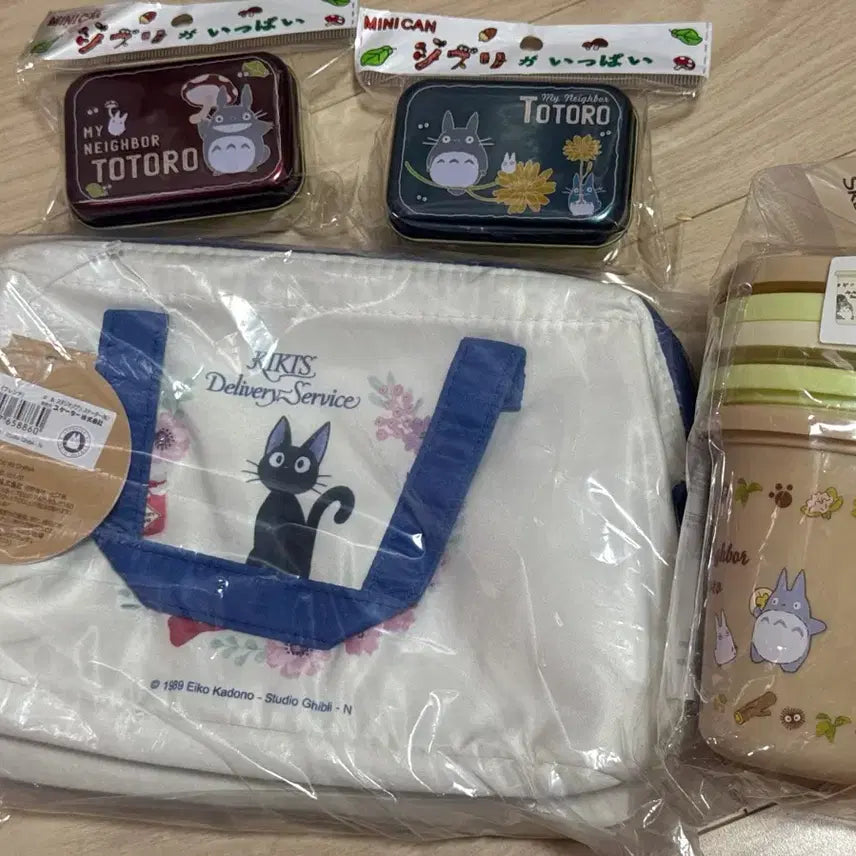 [BUNJANG] Ghibli Studio Ghibli Totoro Tin Cases, Cup, Kiki's Delivery Service Cooler Bag Bundle Set / 지브리 도토리숲 정품 토토로 틴케이스,컵, 마녀배달부 키키 보냉백 일괄
