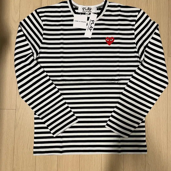[BUNJANG] Comme des Garçons Red Heart Appliqué Striped T-shirt Black L / [새제품] 꼼데가르송 레드와펜 보더티 스트라이프티 블랙 L