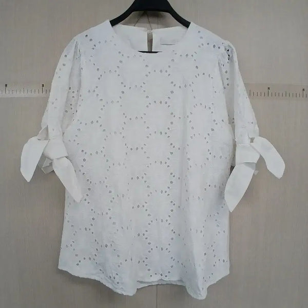 [BUNJANG] OZOC White Punching Embroidery Blouse / OZOC 화이트 펀칭 자수 블라우스