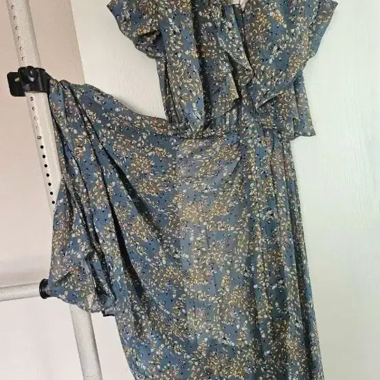[BUNJANG] Sky Blue Floral Chiffon Wrap Dress / 하늘색 꽃무늬 쉬폰 랩 원피스