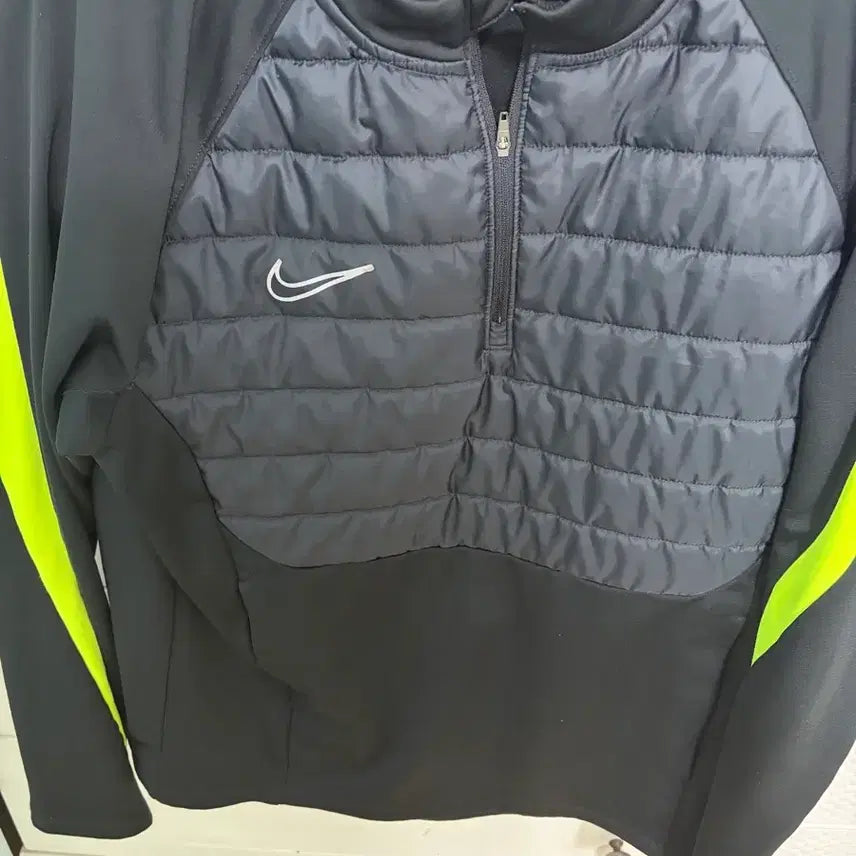 [BUNJANG] Nike Quilted Training Set with Neon Accent / 나이키 트레이닝복