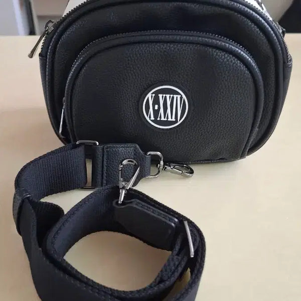 [BUNJANG] JDX Golf Mini Shoulder Bag Black/White / JDX골프미니 숄더백 블랙/화이트