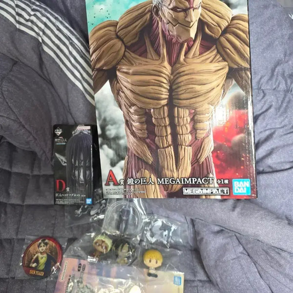 [BUNJANG] Attack on Titan Armored Titan Figure & Head Magnet Bundle Set / 미개봉 진격의 거인 갑옷거인 a상 종미의 거인 마그넷 d상 초코노코