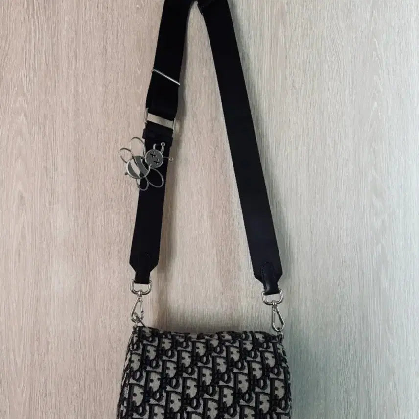 [BUNJANG] Dior Oblique Jacquard Roller Crossbody Bag / 에눌x Whle 디올 오블리크 자카드 롤러 크로스백 (남녀공용)