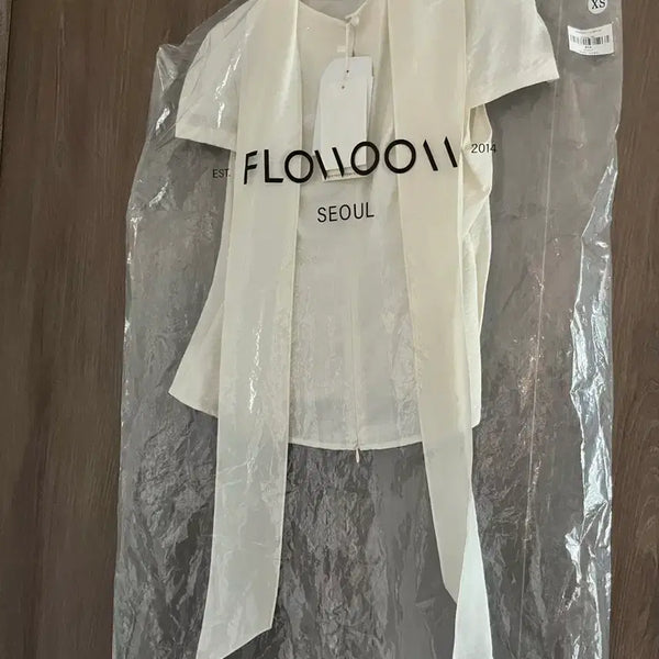 [BUNJANG] Flooum Ribbon Blouse - Ivory / 플로움 품절 리본 블라우스 새제품