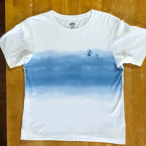 [BUNJANG] Uniqlo UT Short Sleeve T-Shirt White/Blue Gradient / 유니클로 UT 반팔티 흰색/블루 그라데이션