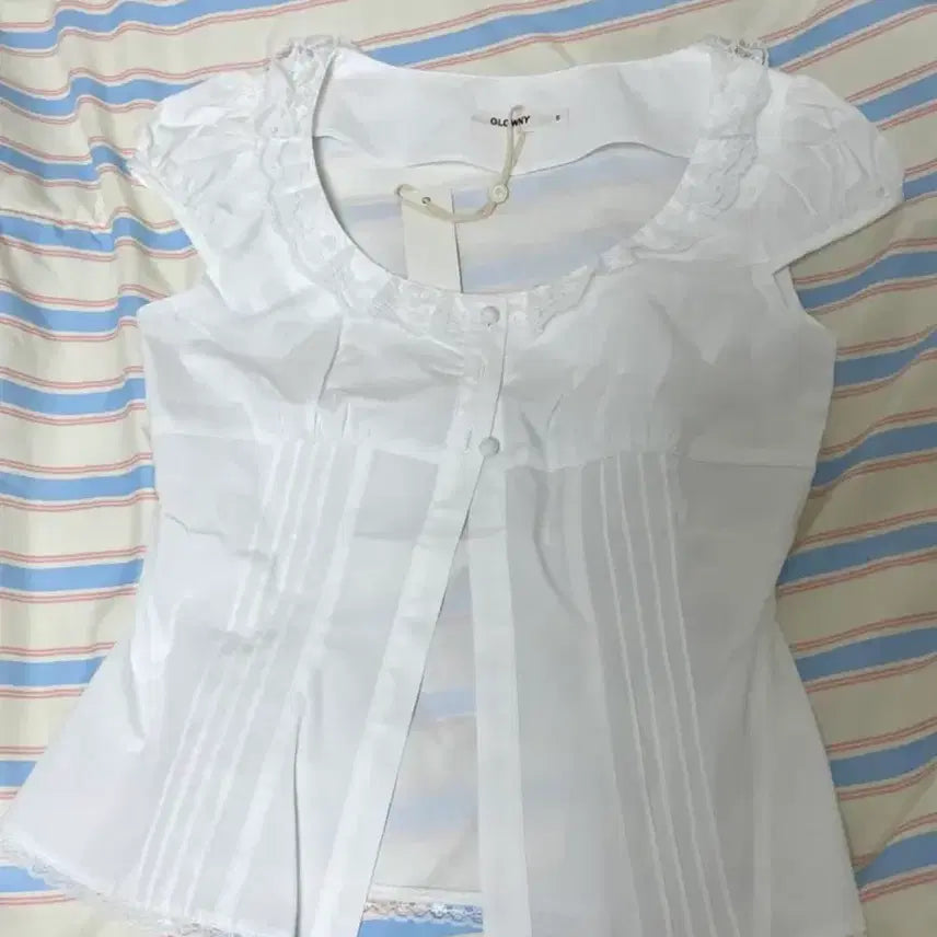 [BUNJANG] Glowny Sugar Puff Blouse 25SS / 글로니 슈가 퍼프 블라우스 25SS