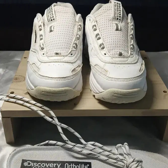 [BUNJANG] Discovery White Sneakers / 디스커버리 운동화