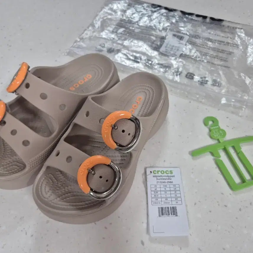 [BUNJANG] Crocs Buckle Sandals / 크록스. 버클샌들(신상)230.W6.최상
