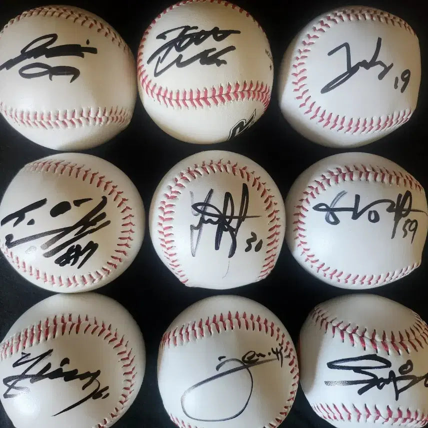 [BUNJANG] Hanwha Eagles Autographed Baseballs Bundle Set (9 Balls) / 한화이글스 친필 싸인볼 일괄판매