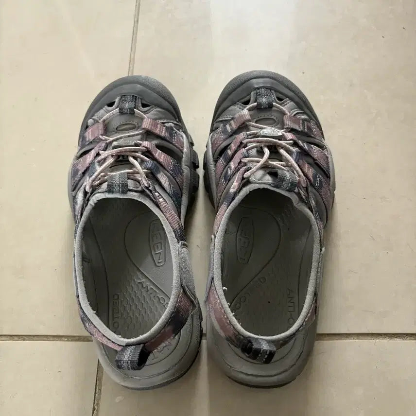 [BUNJANG] KEEN Newport H2 Tie-Dye Sandals / KEEN 킨 뉴포트 H2 펀 타이다이