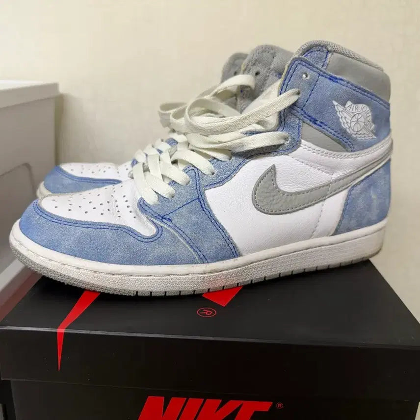 [BUNJANG] Air Jordan 1 High OG Hyper Royal (Size 260) / 조던1 하이 OG 하이퍼로얄 사이즈260