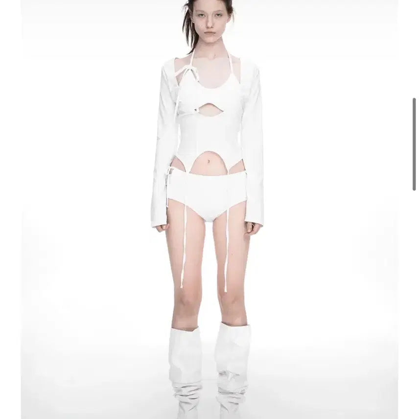 [BUNJANG] Nache 3-Piece Garter Swimsuit White / 나체 3-piece garter swim suit white