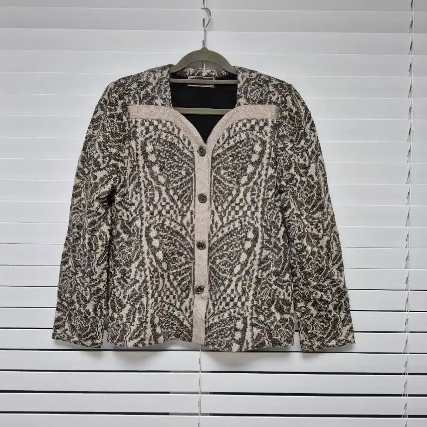 [BUNJANG] Toyoko Saito Patterned Cropped Jacket / [토요코 사이토] 여성 패턴 크롭 자켓 판매합니다(사이즈: S(55))