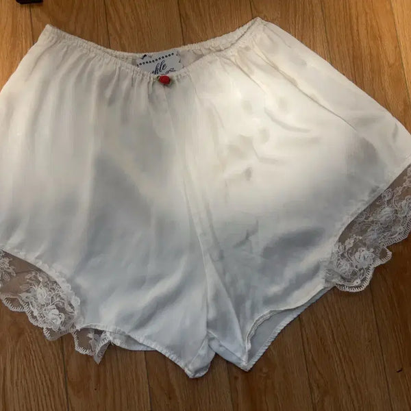 [BUNJANG] Freckle Lace Silk Shorts / 프레클 레이스실크 숏츠