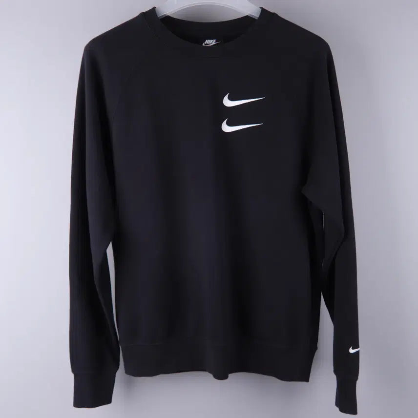 [BUNJANG] Nike Swoosh Futura Crew Neck Sweatshirt / 나이키 스우시 퓨추라 크루탑 맨투맨 (S) 5097