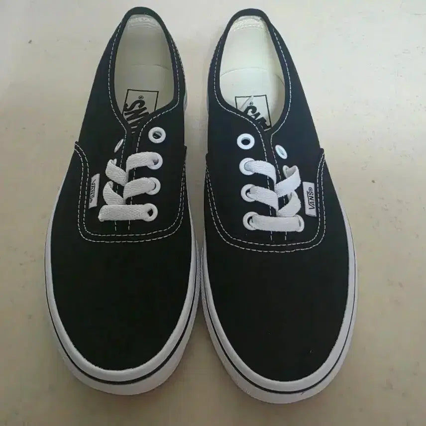 [BUNJANG] Vans Authentic Black Sneakers 225mm / [새상품] 반스 어센틱 블랙 스니커즈 225mm