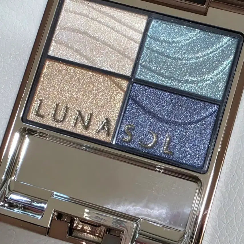 [BUNJANG] LUNASOL Nature Color Eyes EX01 / 루나솔 네이처 컬러 아이즈 EX01호 새제품