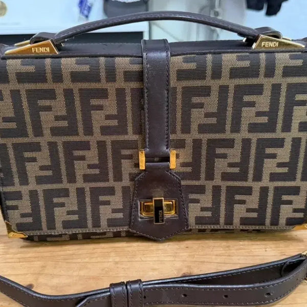 [BUNJANG] Fendi Brown FF Logo Shoulder Bag / 펜디 숄더백 브라운 FF 로고 크로스백