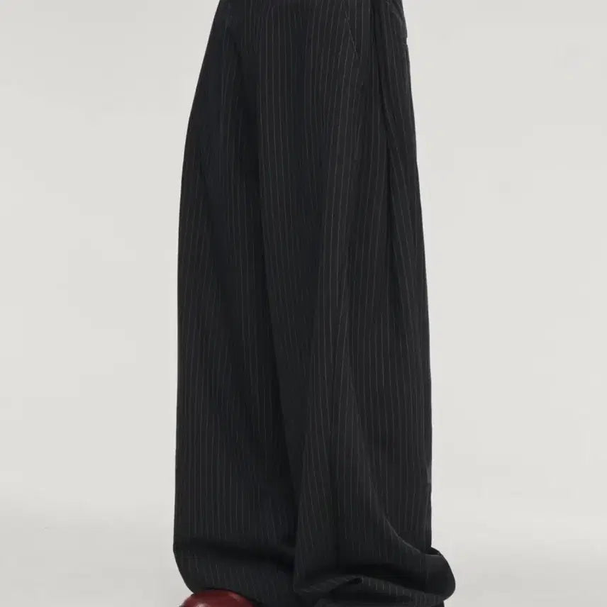 [BUNJANG] Signature Multi-Tuck Wide Slacks [Black Stripe] M / 시그니처 멀티턱 와이드 슬랙스 [블랙스트라이프] M