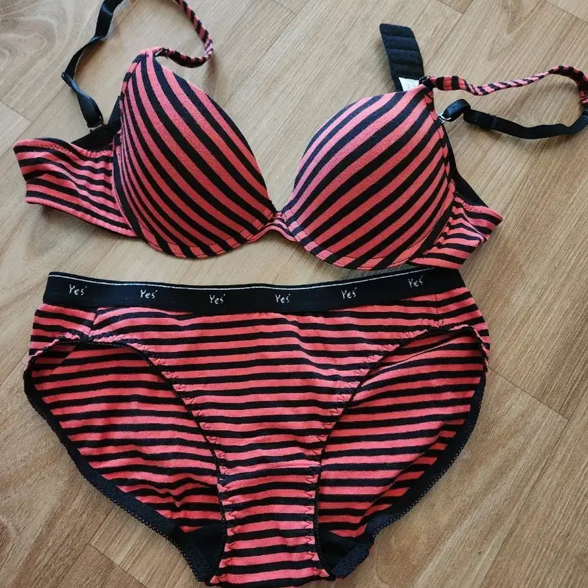 [BUNJANG] YES Women's Lingerie Set (Bra + Panty) - Stripe Design / Yes 여성 란제리 세트 (브라 + 팬티) 스트라이프
