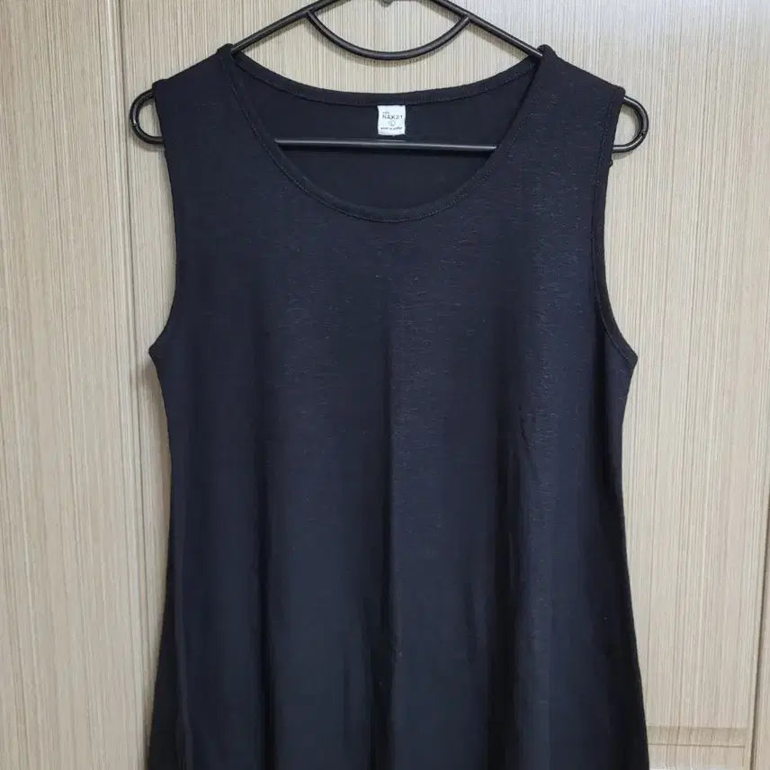 [BUNJANG] NAK21 Black Sleeveless T-Shirt - Size L / NWK21 블랙 민소매 티셔츠 L사이즈