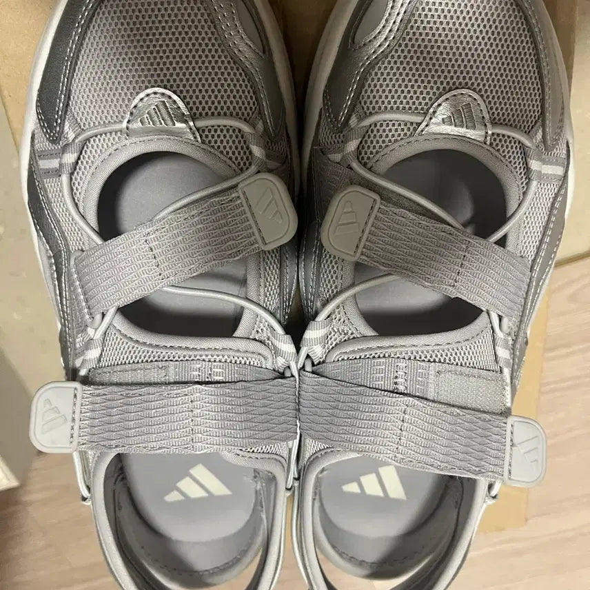 [BUNJANG] Adidas 275 Size Sneakers / 아디다스 275사이즈