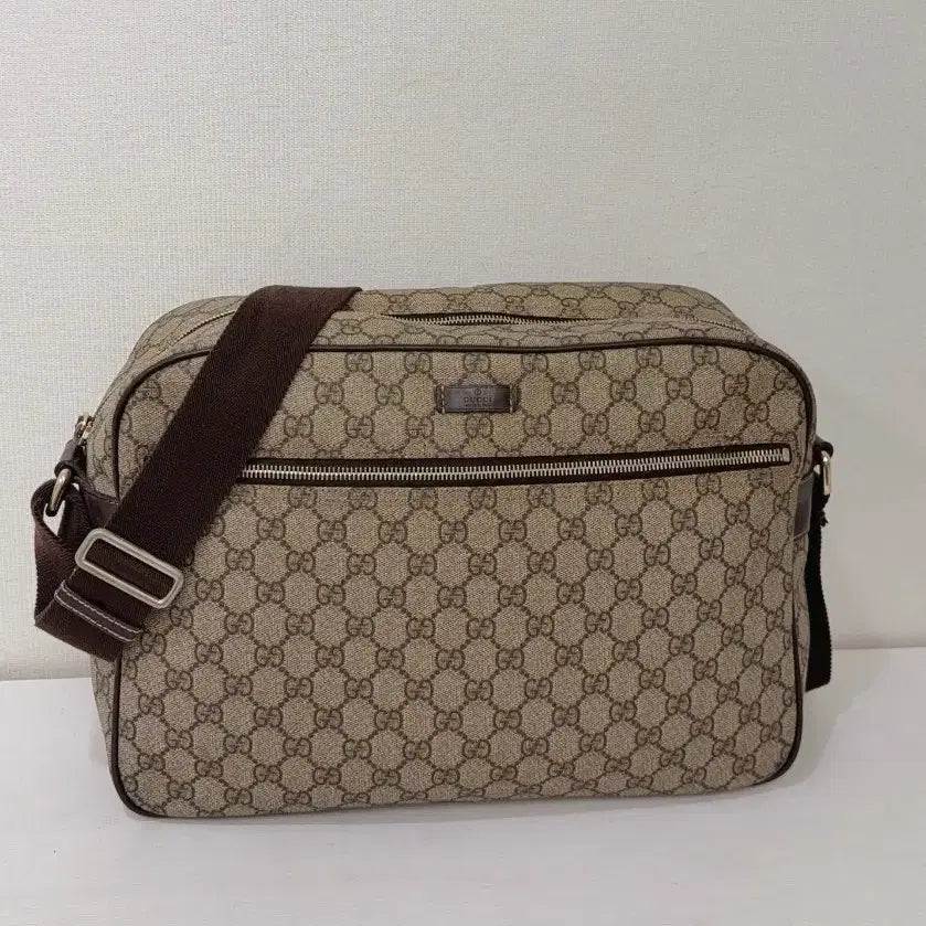 [BUNJANG] Gucci GG Supreme Messenger Bag / 구찌 GG 수프림 메신저백 정품