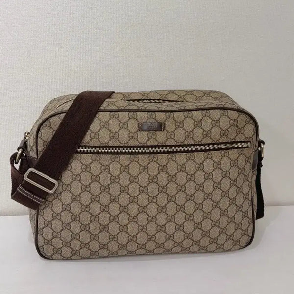 [BUNJANG] Gucci GG Supreme Messenger Bag / 구찌 GG 수프림 메신저백 정품