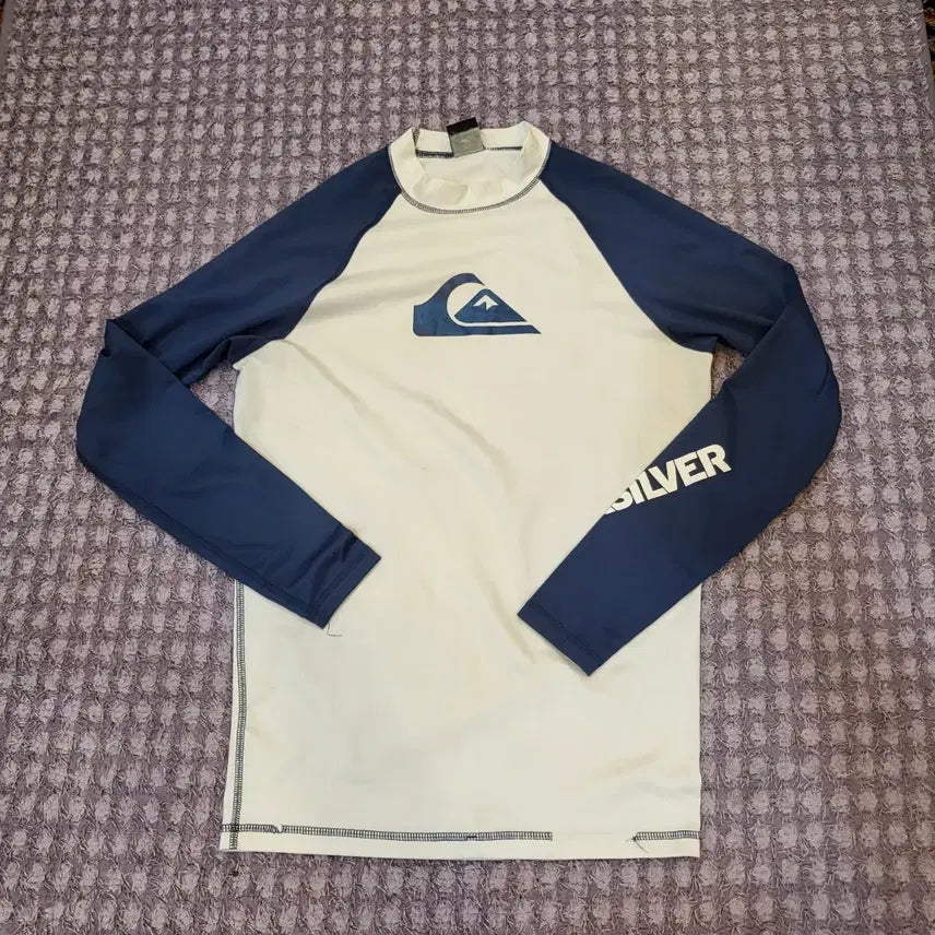 [BUNJANG] Quiksilver Rash Guard / 퀵실버 래쉬가드