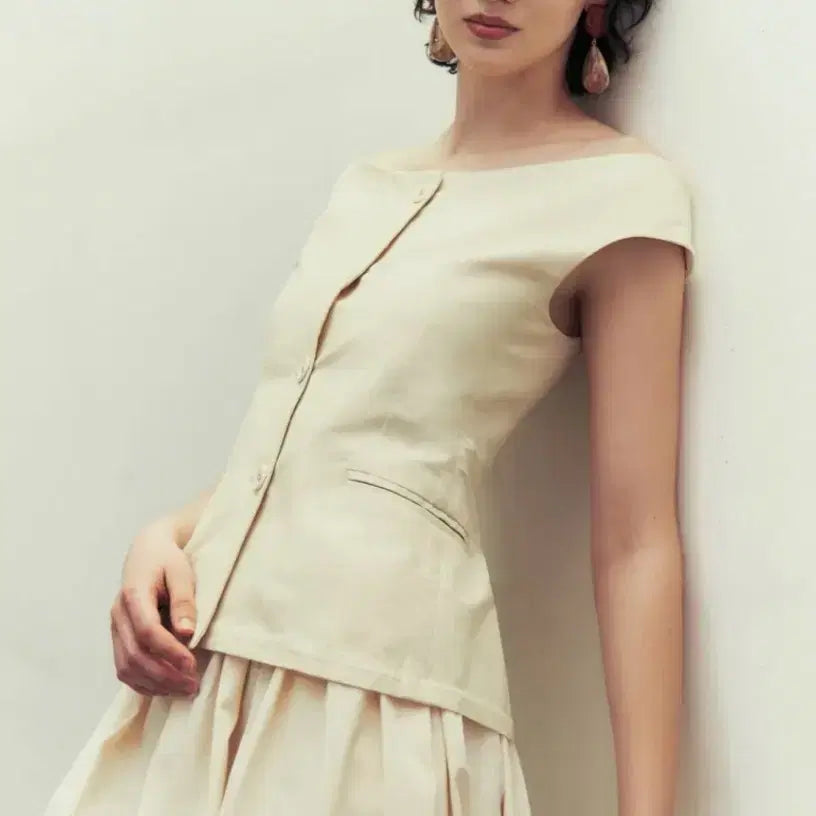 [BUNJANG] Leht de L'etoile Off-Shoulder Top / 레흐트 드 레뚜왈 오프숄더 탑
