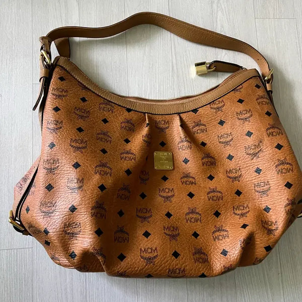 [BUNJANG] MCM Kim Yuna Hobo Shoulder Bag / MCM 숄더백 ,김연아호보백