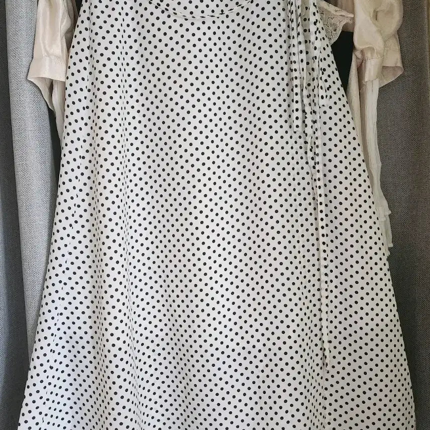 [BUNJANG] A-Line Wrap Skirt with Small Dot Pattern / 택없는이월새상품"*24-25잔땡땡이A라인 랩 스커트>보세