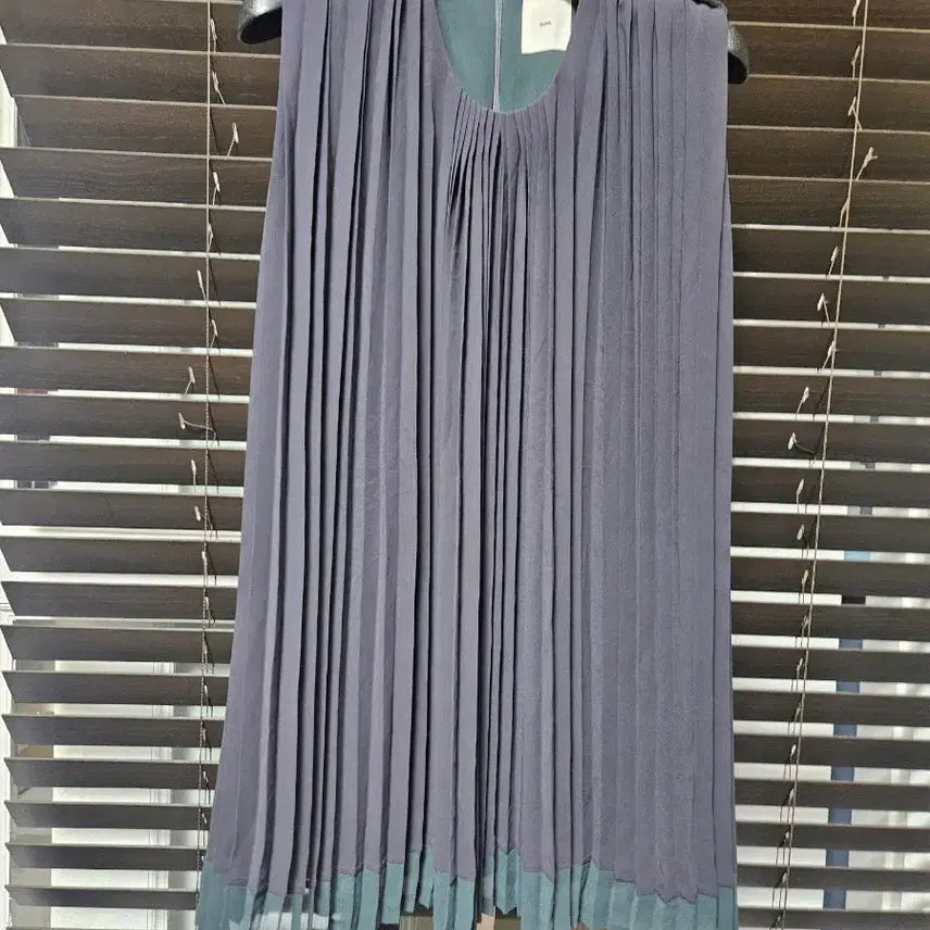 [BUNJANG] KUHO Pleated Sleeveless Top Size 55 / 구호 플리츠 민소매