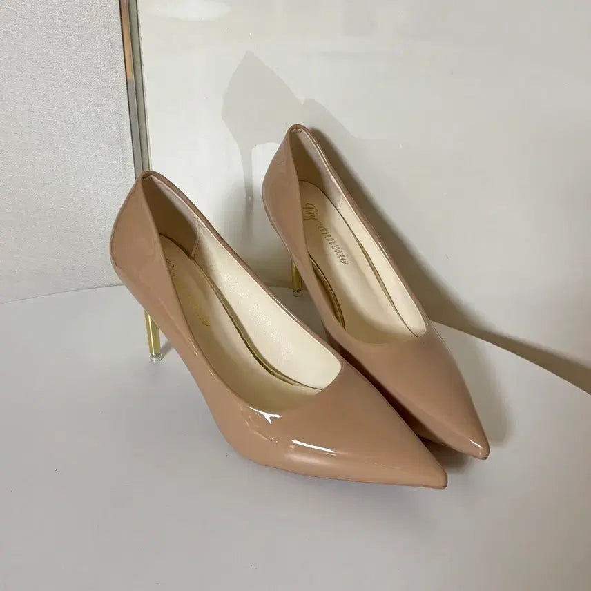 [BUNJANG] Stiletto Pumps - Pink Beige, Gold Heel, 8cm / @새상품 245사이즈 8cm 핑크베이지 금장굽 스틸레토 펌프스 구두