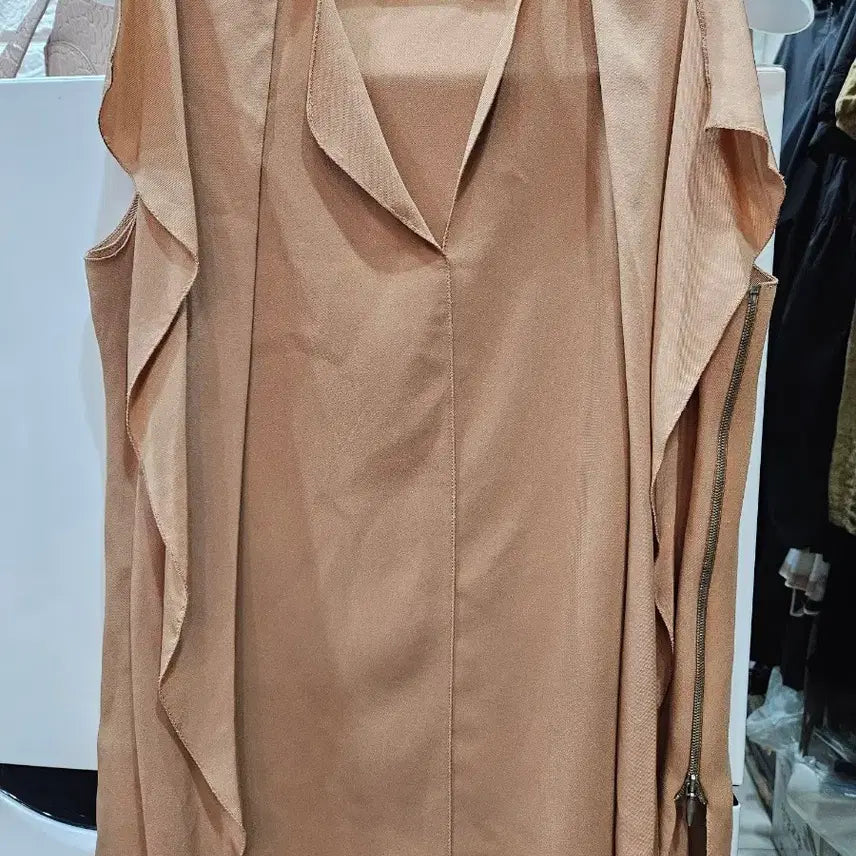 [BUNJANG] Lanvin Collection Sleeveless Blouse Beige / 랑방 컬렉션 민소매 블라우스 베이지