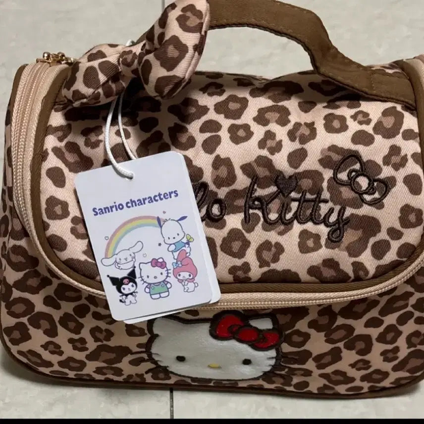 [BUNJANG] Sanrio Hello Kitty Leopard Pouch / 산리오 키티 레오파드 파우치