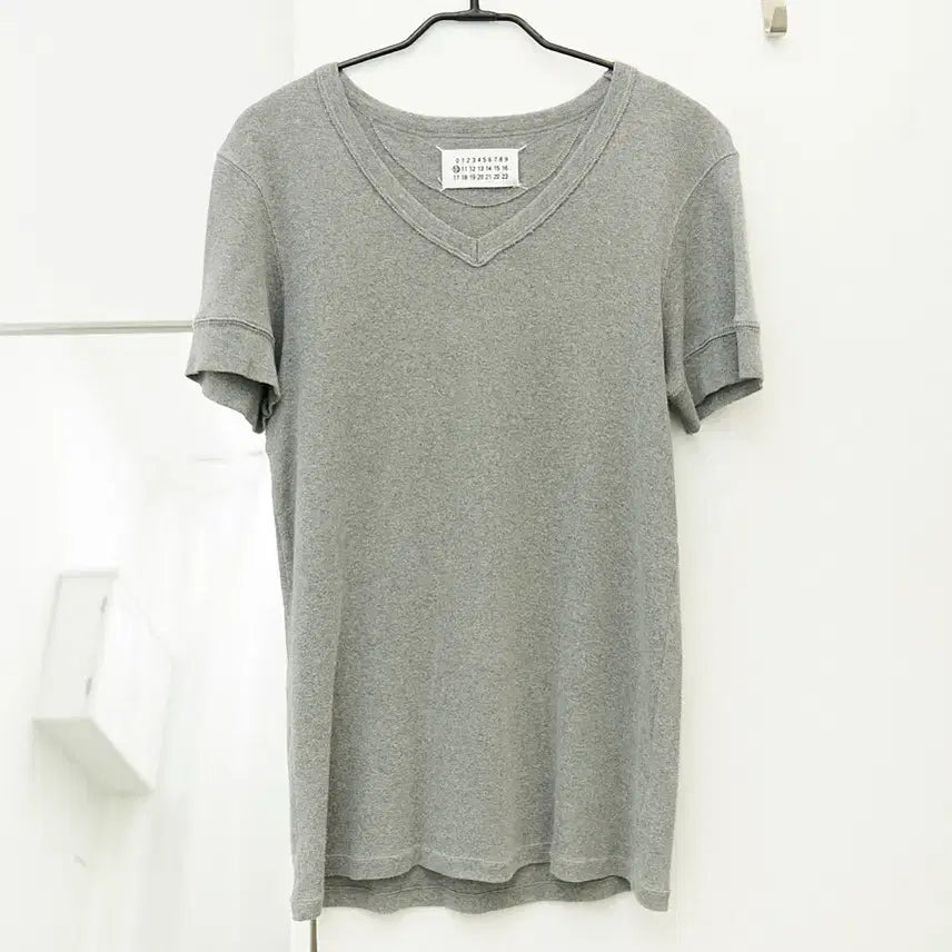 [BUNJANG] Maison Margiela No.10 Ribbed V-neck T-Shirt / 메종 마틴 마르지엘라 10번 골지 브이넥 티셔츠